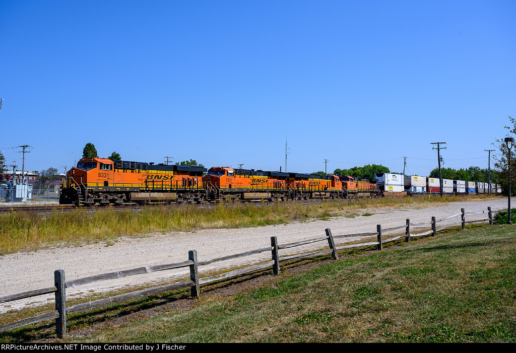 BNSF 8331